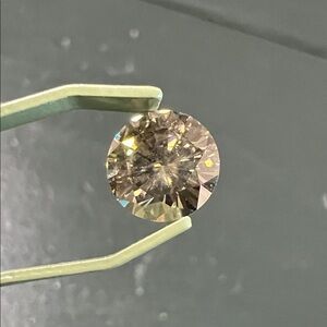 Silver Canary 8mm Loose Gemstone - Tests as a Diamond! Moissanite? Coated CZ?